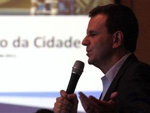 Mayor Eduardo Paes introduces the Conselho do Legado | Photography by Beth Santos/Divulgação