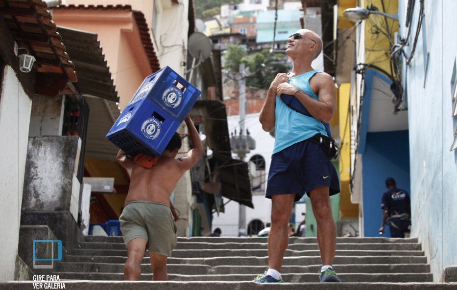 Foreigners in the Favela, photo by Ana Branca