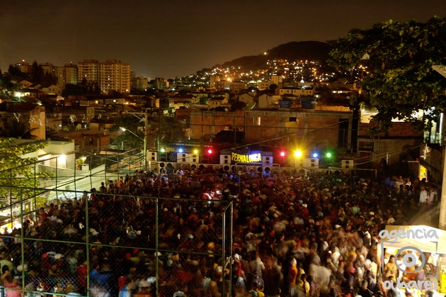 An outdoor baile funk in unpacified Complexo do Lins, North Zone