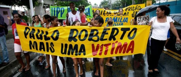 Demonstration in Manguinhos for justice in memory of Paulo Roberto. Photo by Rafael Daguerre