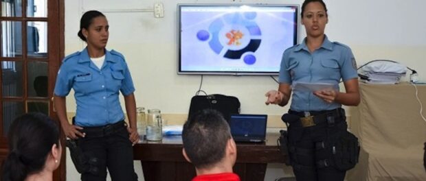 UPP officers give a presentation on proximity and integration projects. Photo by UPP RJ