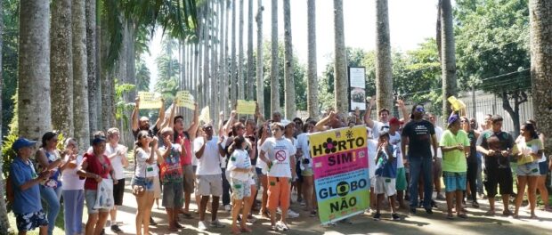 Horto protesting inside the Botanical Gardens