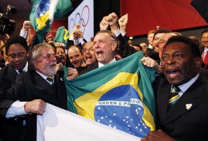 President Lula, COB president Carlos Arthur Nuzman and Pelé celebrate as Rio wins its 2016 bid