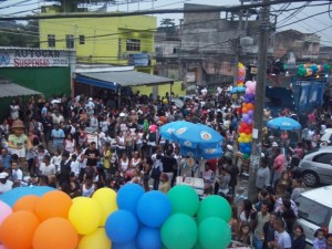 Crowd at Parada GLS de Acarí