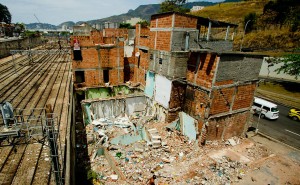 Favela do Metrô, photo by Marcos Michael/Folhapress