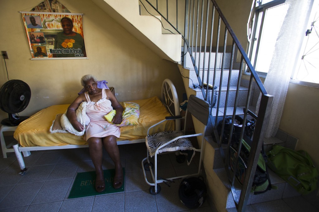 89 year old Dejanira suffered debilitating shock when her neighbor's houses were demolished. Photo by AF Rodrigues