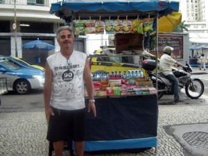 José Breno da Silva–borrowed a microloan from Vivacred for his roadside refreshments stand.