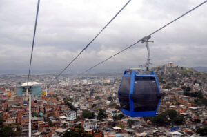 Residents criticize the Alemão cable car