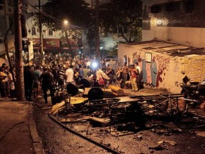 Demonstration on Tuesday night in Pavão-Pavãozinho following the death of DG. Photo by Marcelo Piu/Agência O Globo