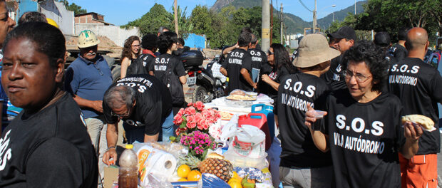 Residents of Vila Autódromo served breakfast to raise awareness of their resistance.