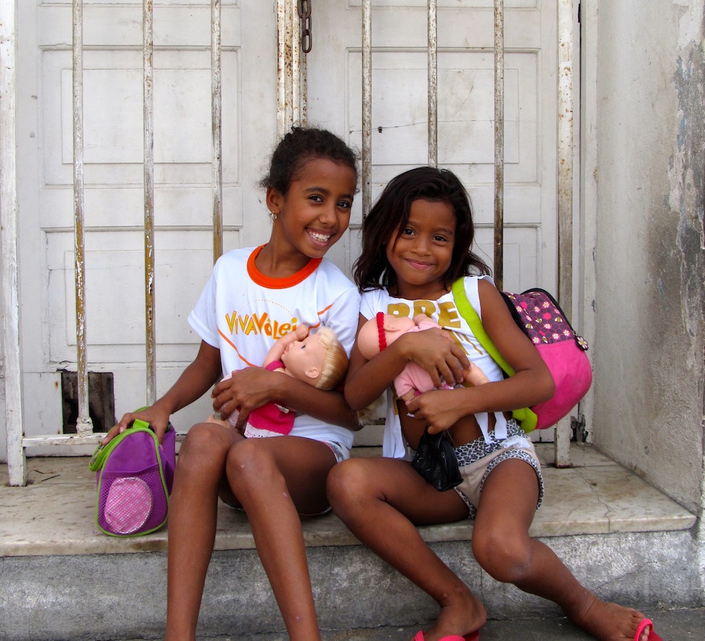 Providencia girls and dolls