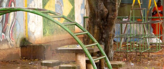 Playground in Vila Autódromo, abandoned by the authorities