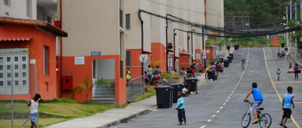 Minha Casa Minha Vida condominiums in Guadeloupe, in Rio's North Zone. Photo by Tomas Silva / Agência Brasil