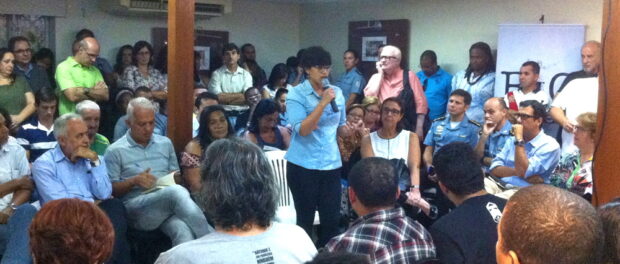 Daiene from Voz das Comunidades speaks.