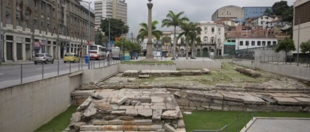 Cais Ruins at the site of the primary disembarkment of slaves in Rio: large influx of slave ships from 1758 to 1831 and periods of less activity were studied by Emory University - Agência O Globo / Márcia Foletto