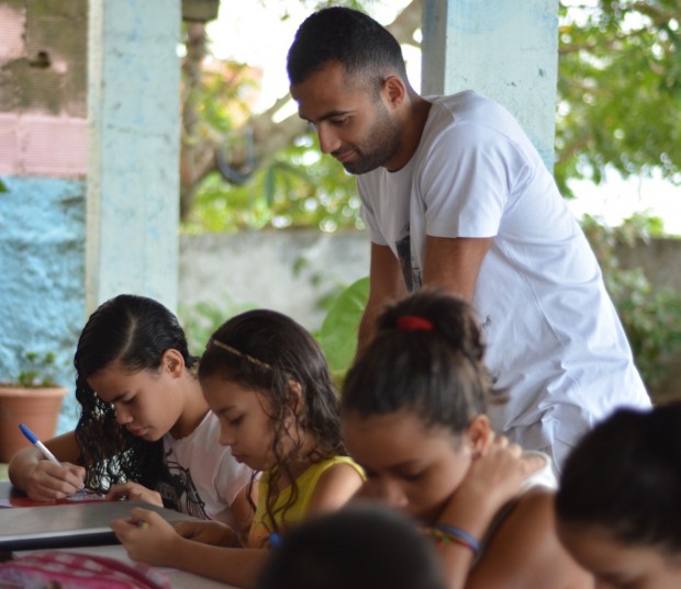 Gabriel oversees an English Class. Photo by Faye Moussa