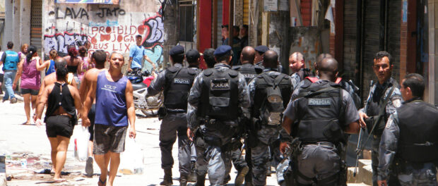 Policiais_ocupam_Complexo_do_Alemao