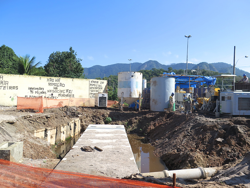 Psychological pressure only increased with the tumult of the building works next to Jane’s house (June 17 2015) Psychological pressure only increased with the tumult of the building works next to Jane’s house (June 17 2015)