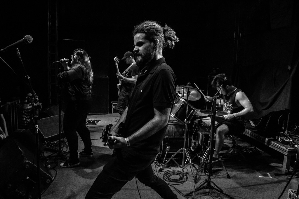 Paulo Barros, “Algoz and Matanza” – portraying Algoz rock band opening the concert of country-core band Matanza in Duque de Caxias (28/03/2015). Paulo Barros, “Algoz and Matanza” – portraying Algoz rock band opening the concert of country-core band Matanza in Duque de Caxias (28/03/2015).