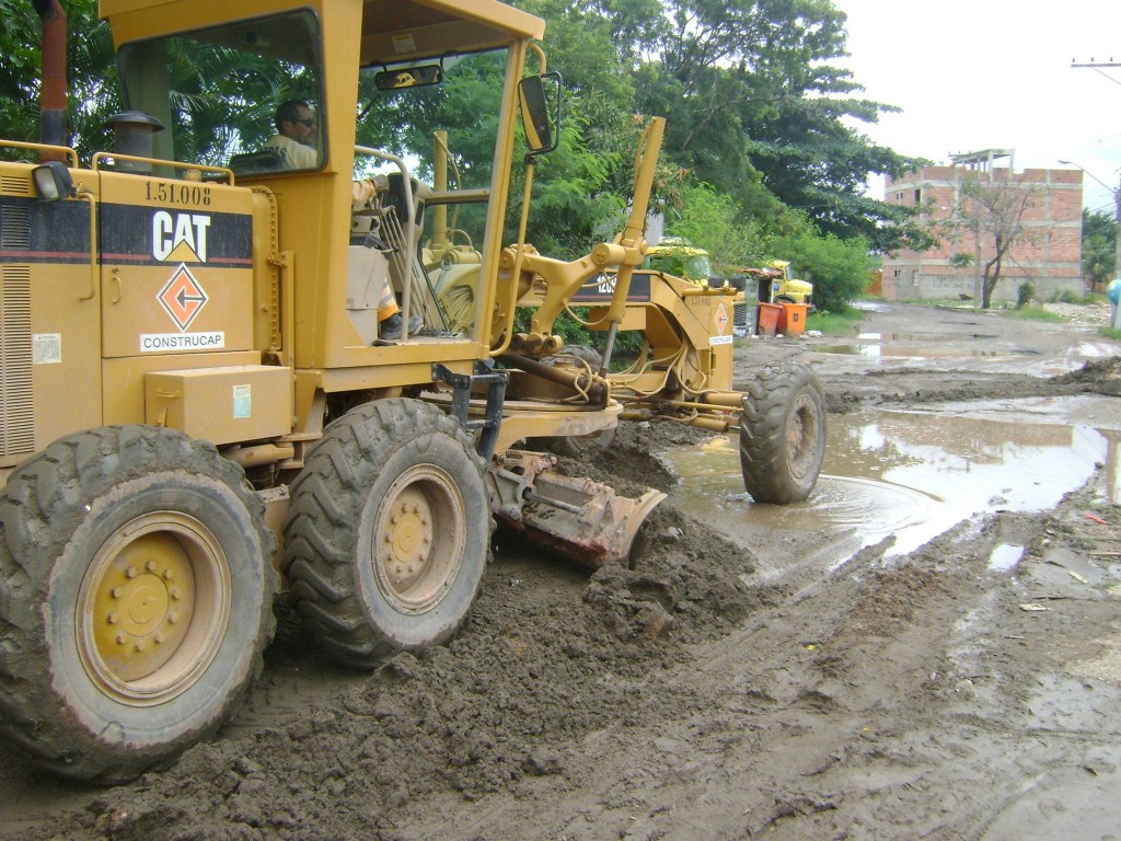 Bulldozer in Vila Autódromo