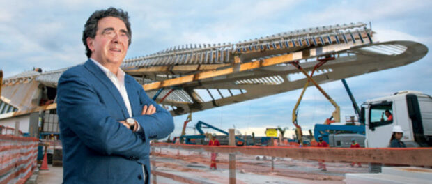 Santiago Calavtrava in front of unfinished museum. Photo by Filippo Fitipaldi