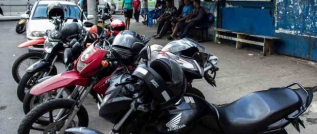 Moto-taxi station in Bonsucesso. Photo by Bento Fabio