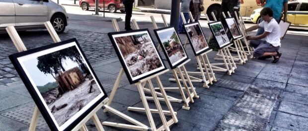 Photography exhibition on the Mariana mudslide disaster. Photo from Se a Cidade Fosse Nossa Facebook page