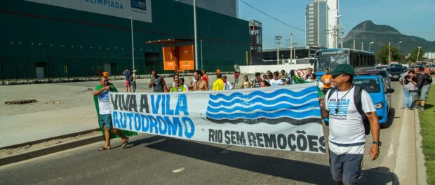 Vila Autódromo residents protest