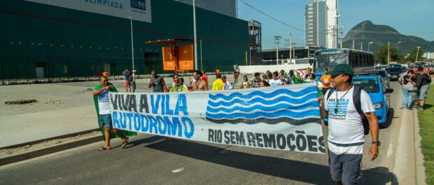 Vila Autódromo residents protest