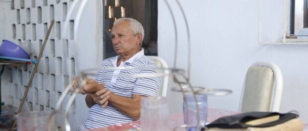 Leandro Silva was one of the first residents and worked on the construction of the houses. Photo by Fabio Rossi/Agência O Globo