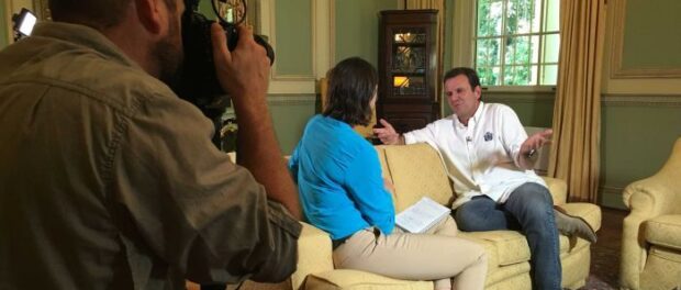 Mayor Eduardo Paes interviewed by ABC Australia. Photo by Mary Gearin