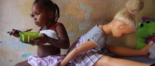 Girl Eating in Garrahan FIlm