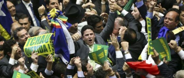 Members of congress celebrate the vote for impeachment. Image by Ag. Brasil