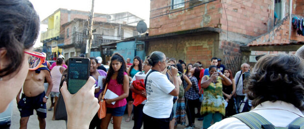 Protest against evictions begins in Vila Autódromo, July 20, 2013