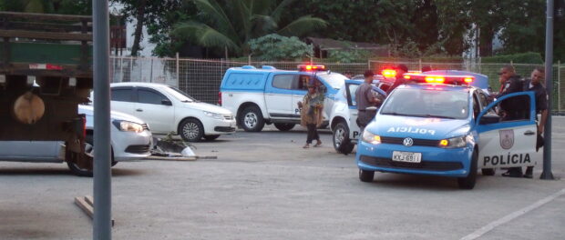 Police presence at the Aldeia Maracanã site