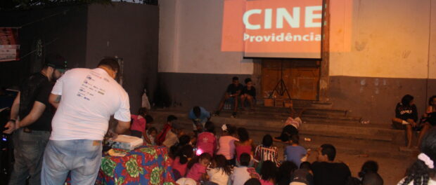 Cine Providência screened short films about the community and Port Region. Photo by Miriane Peregrino