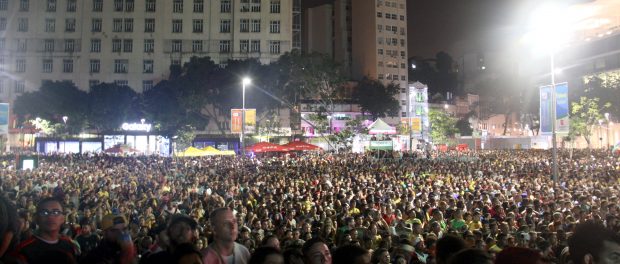 The crowd at the Olympic Boulevard