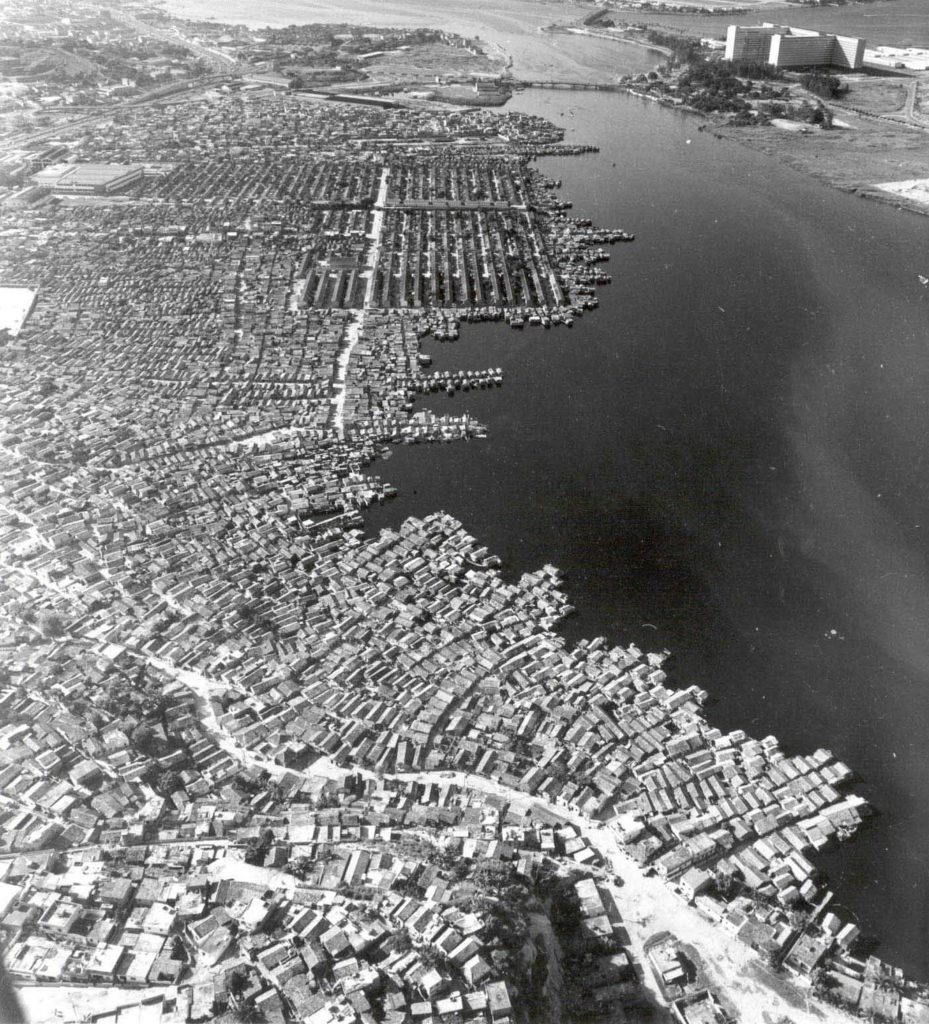 Aerial view of Maré from the 1970s/80s. Photo from Museu da Maré archive