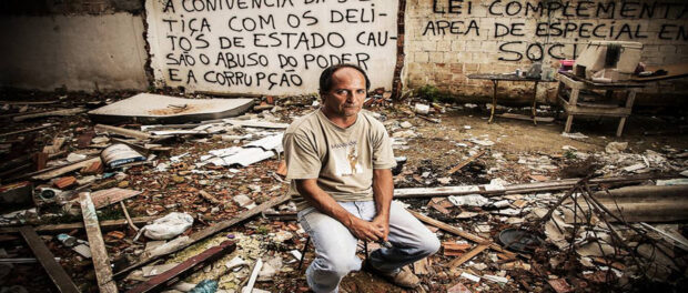 Resident of Vila Autódromo interviewed in Olympia. Photo by Humberto Teski, courtesy of Rodrigo Mac Niven