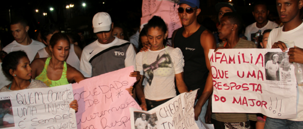 Demanding justice for Amarildo. Photo by In the Shadow of the Hill documentary team