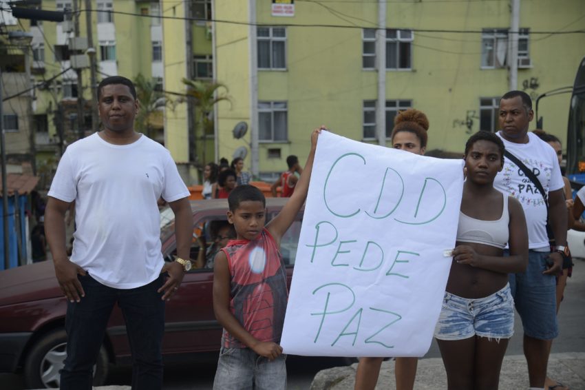  Protest in City of God (Fernando Frazão / A.Br)
