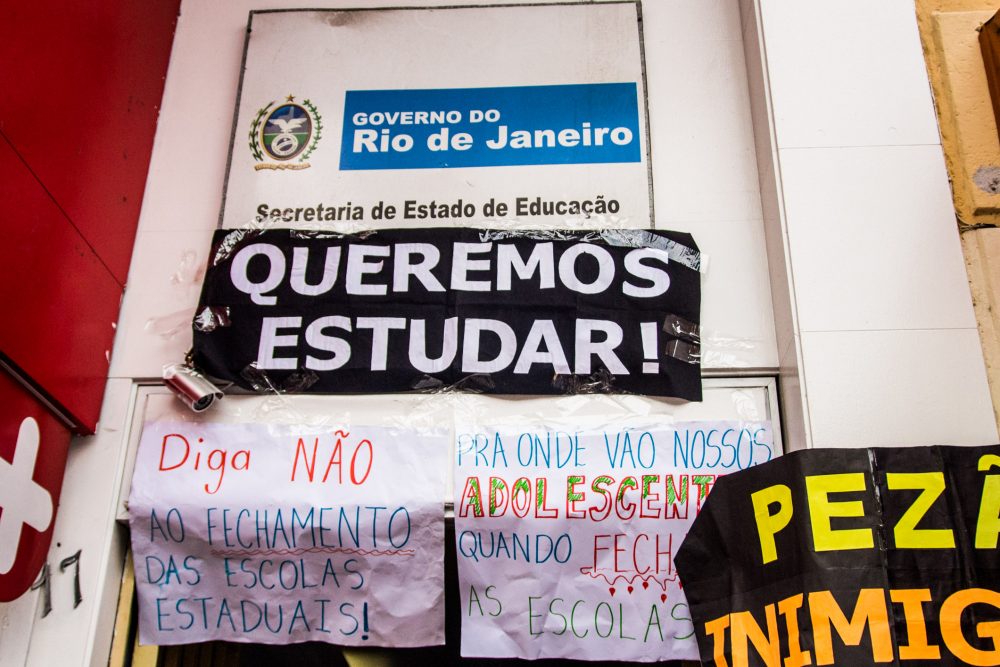Door of Occupied School in Rio. Source: Centro de Mídia Independente