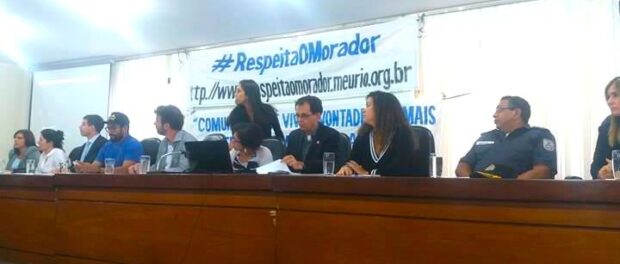 Panel members included representatives from the Public Defenders’ Office, the Human Rights Commission of the Rio de Janeiro State Legislative Assembly, the Public Security and Health Secretariats, leaders of the Pacifying Police Units (UPPs), as well as representatives from social movements within Complexo do Alemão.