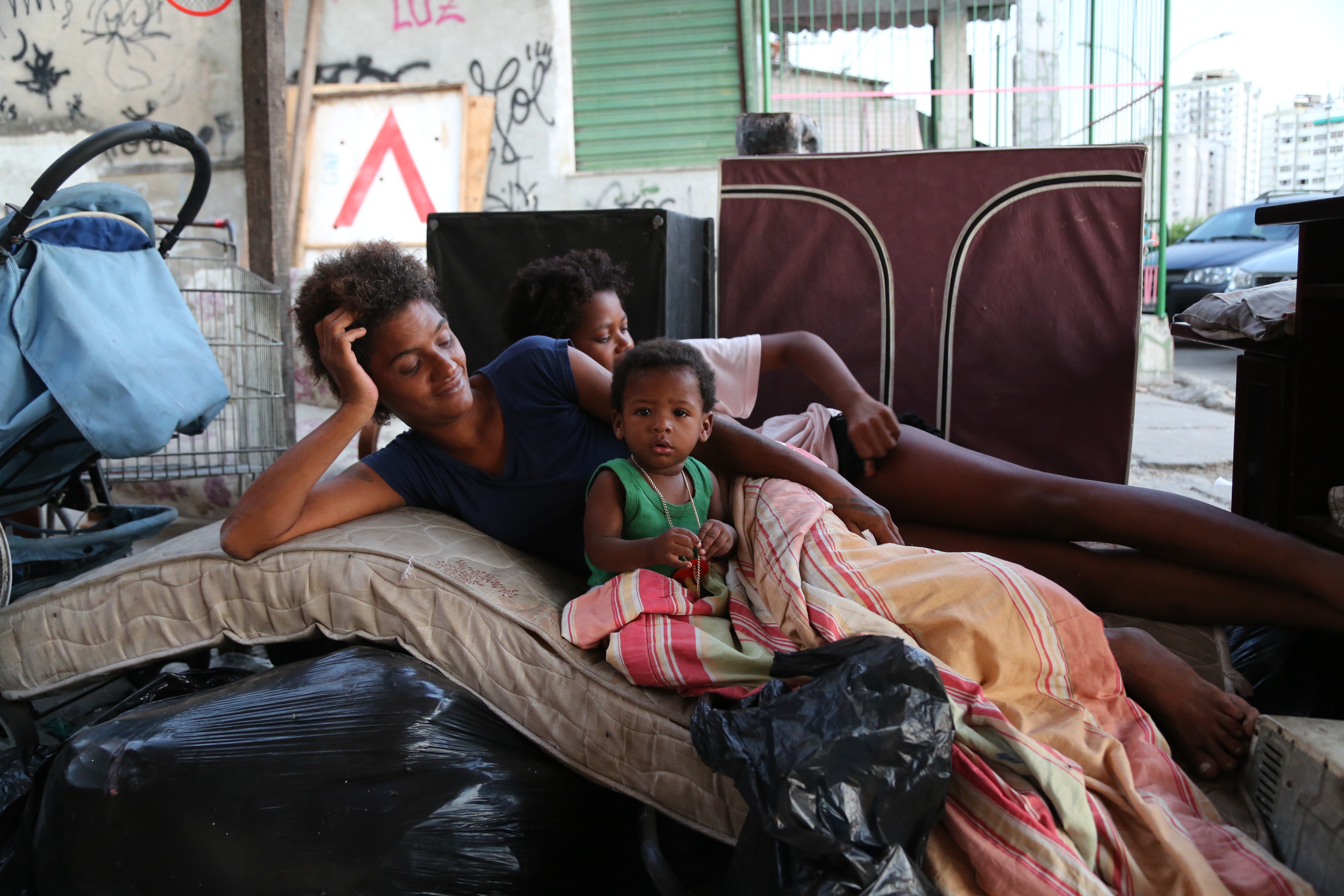 Liana Paula Ribeira spent more than 48 hours camped in front of the formerly occupied building Photo by Émilie B. Guérette.