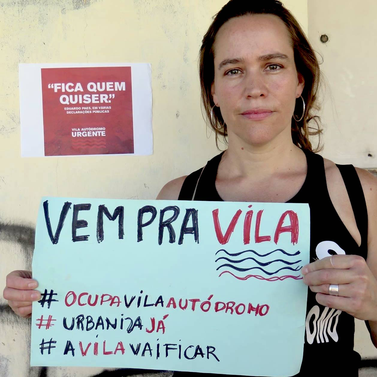 Theresa Williamson in Vila Autódromo supporting campaign for upgrades not evictions