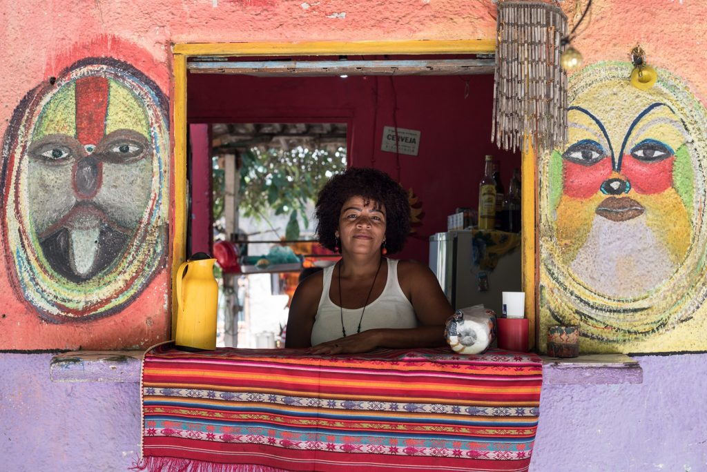 Maracy Soares of the Camorim Quilombo participates in group work at Bosque das Caboclas. Photo: Bárbara Dias