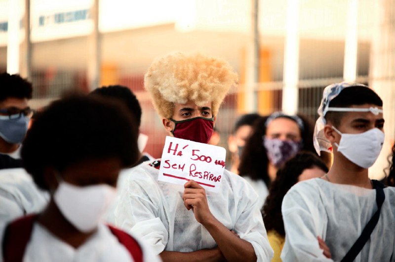 “500 Years of Suffocation.” Photo: Clarice Lissovsky
