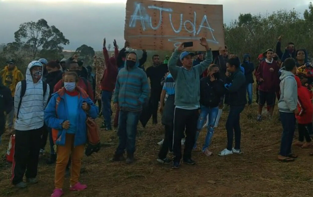 Residents of the occupation Roseira, in Guaianases, ask for help and demand their rights to be respected.