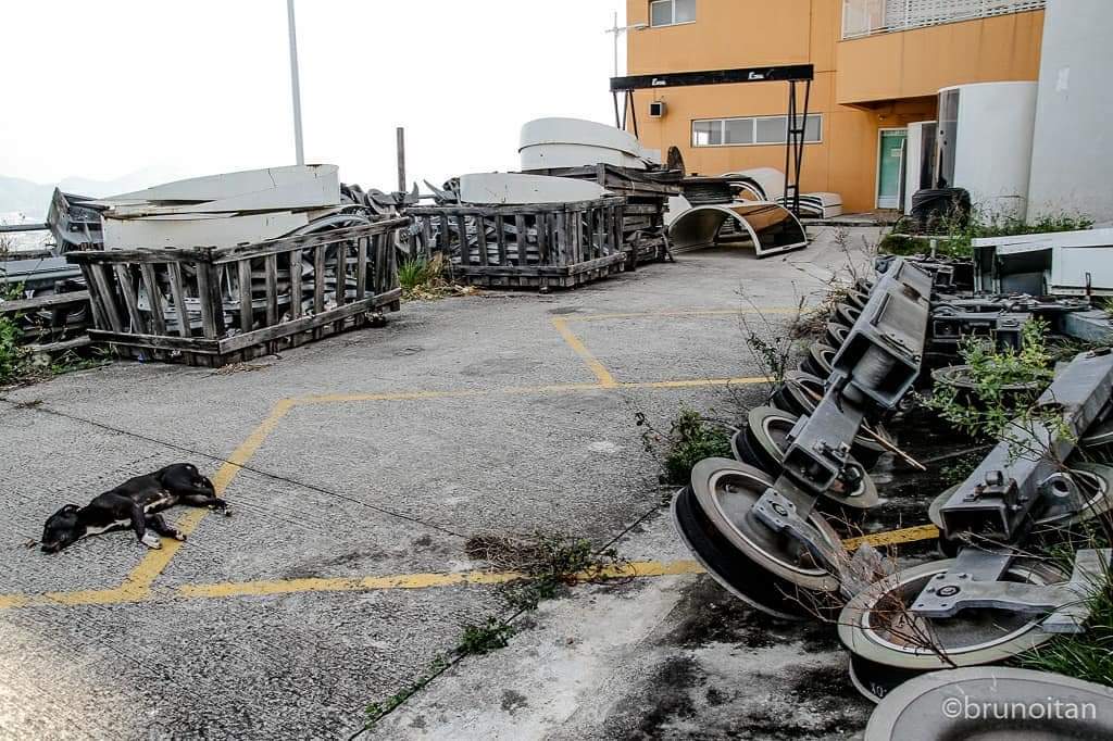 Complexo do Alemão's dismantled cable car. Photo: Bruno Itan