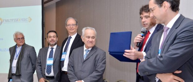 Brazil's National Congress of High Executives of the Electric Sector, all older white men, demonstrate the lack of representation in the sector.